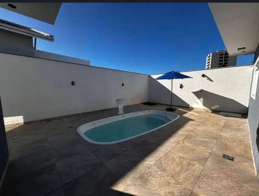 Casa com 3 quartos à venda, 380m2 em Palhoca - SC - imagem 2 Foto 2 de Casa com 3 quartos à venda, 380m2 em Palhoca - SC
