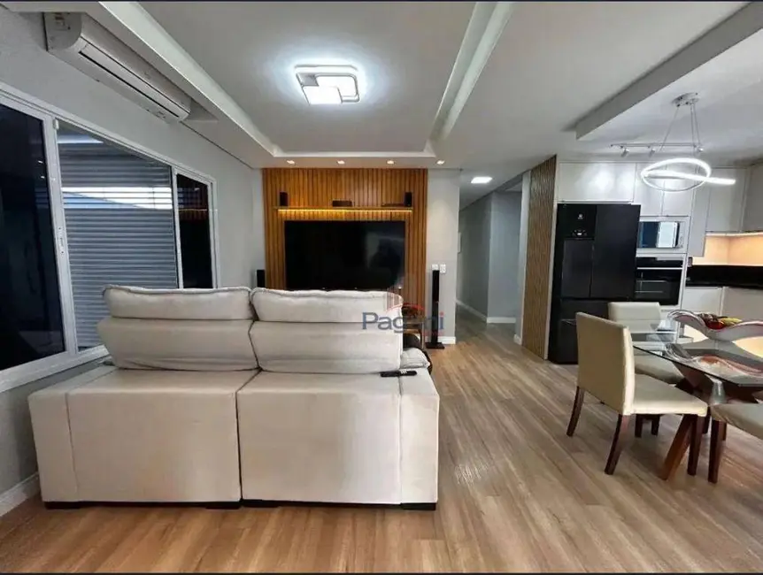 Casa com 3 quartos à venda, 380m2 em Palhoca - SC - imagem 9 Foto 9 de Casa com 3 quartos à venda, 380m2 em Palhoca - SC