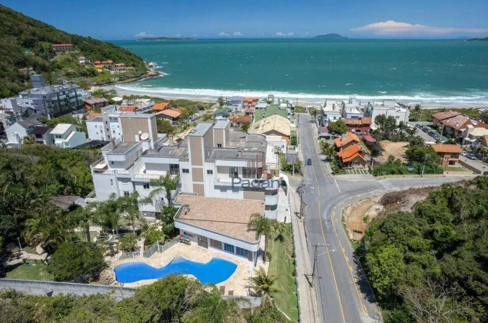 Cobertura com 4 quartos à venda, 262m2 em Bombinhas - SC - imagem 3 Foto 3 de Cobertura com 4 quartos à venda, 262m2 em Bombinhas - SC