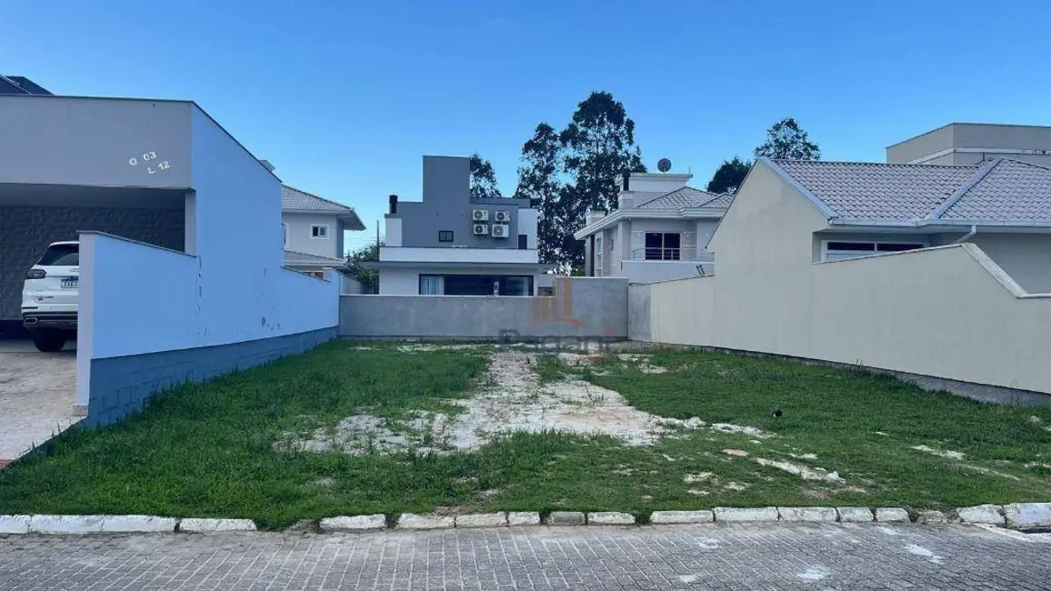 Foto 1 de Terreno / Lote à venda, 300m2 em Praia de Fora, Palhoca - SC