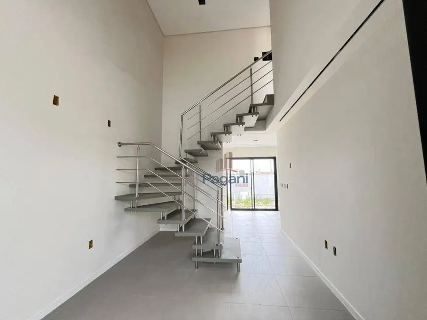 Foto 3 de Casa com 3 quartos à venda, 200m2 em Barra do Aririú, Palhoca - SC