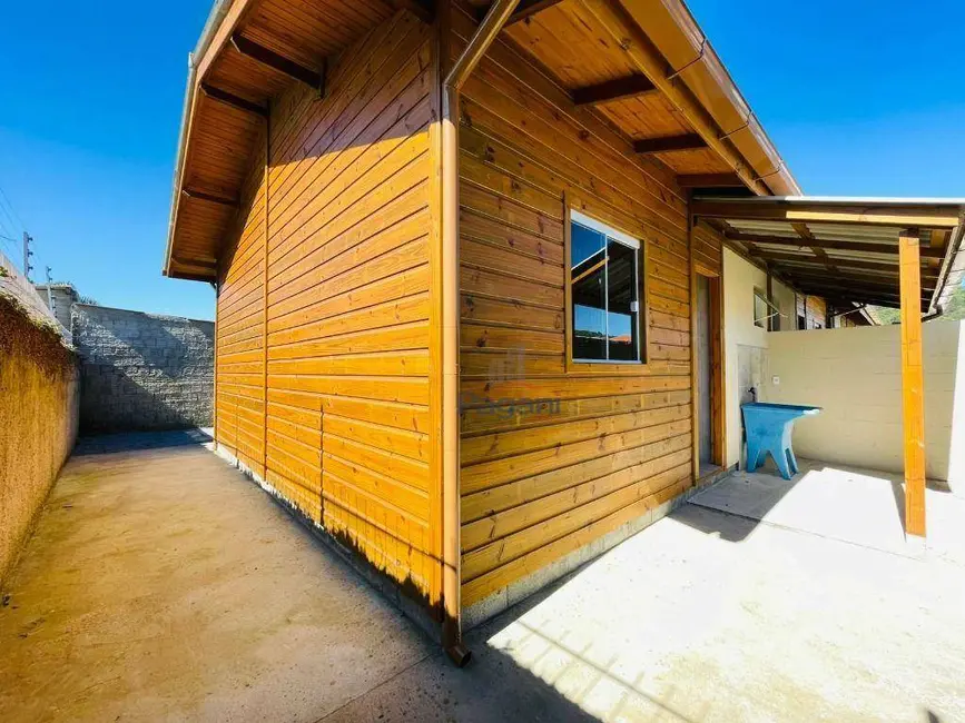 Foto 4 de Casa com 2 quartos para alugar, 200m2 em Praia de Fora, Palhoca - SC