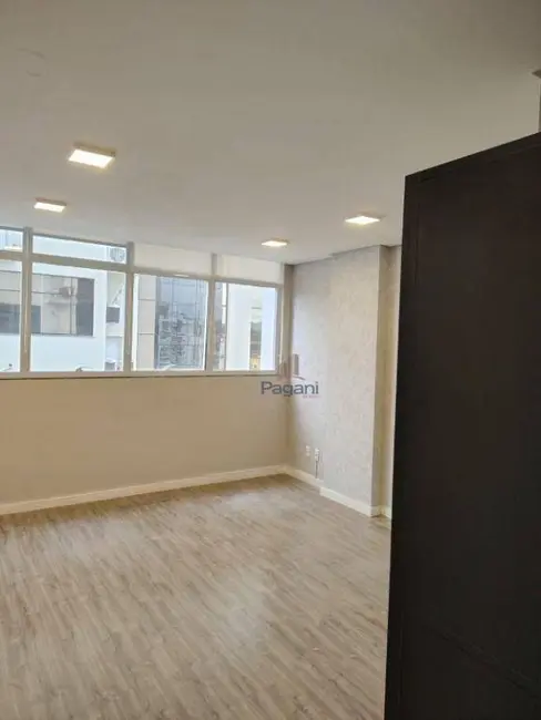 Foto 4 de Sala Comercial à venda, 32m2 em Passa Vinte, Palhoca - SC