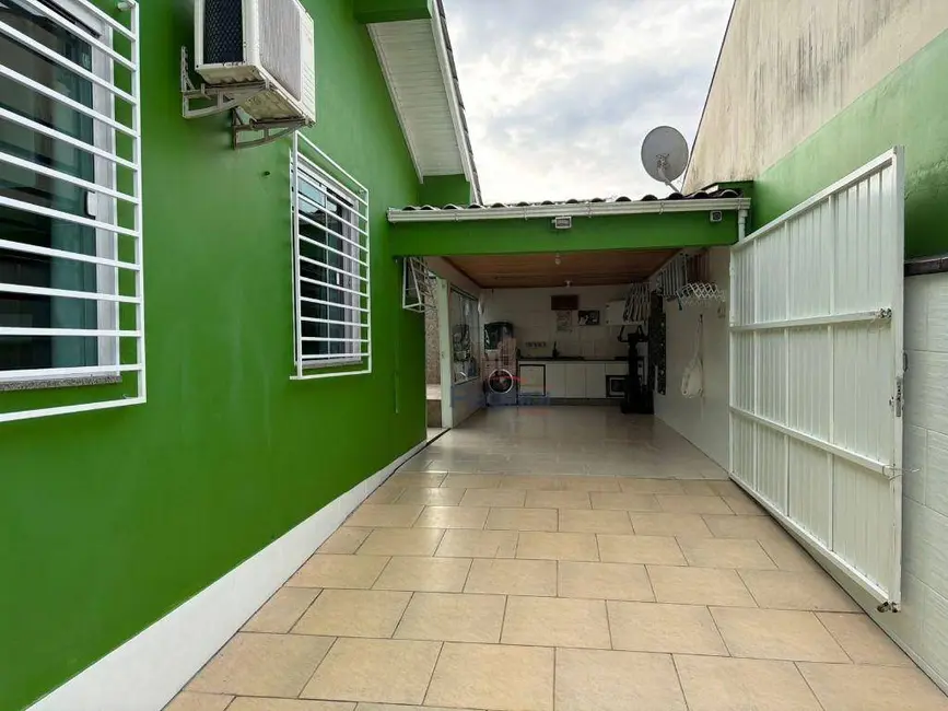 Foto 3 de Casa com 2 quartos à venda, 200m2 em Caminho Novo, Palhoca - SC