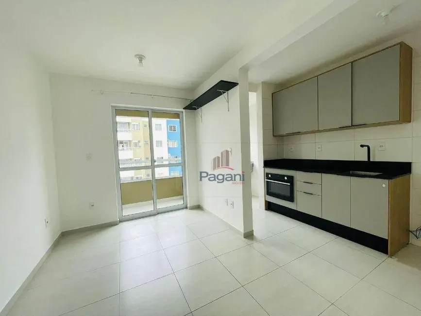 Foto 1 de Apartamento com 2 quartos à venda e para alugar, 51m2 em Palhoca - SC