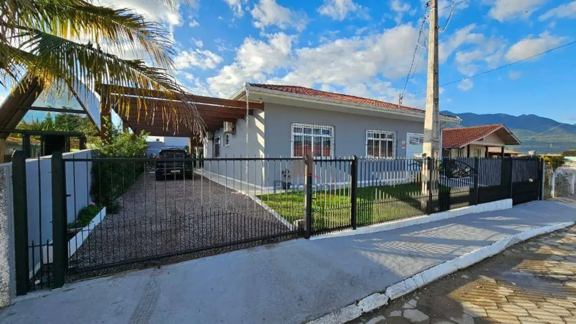 Foto 1 de Casa com 3 quartos à venda, 374m2 em Aririú, Palhoca - SC