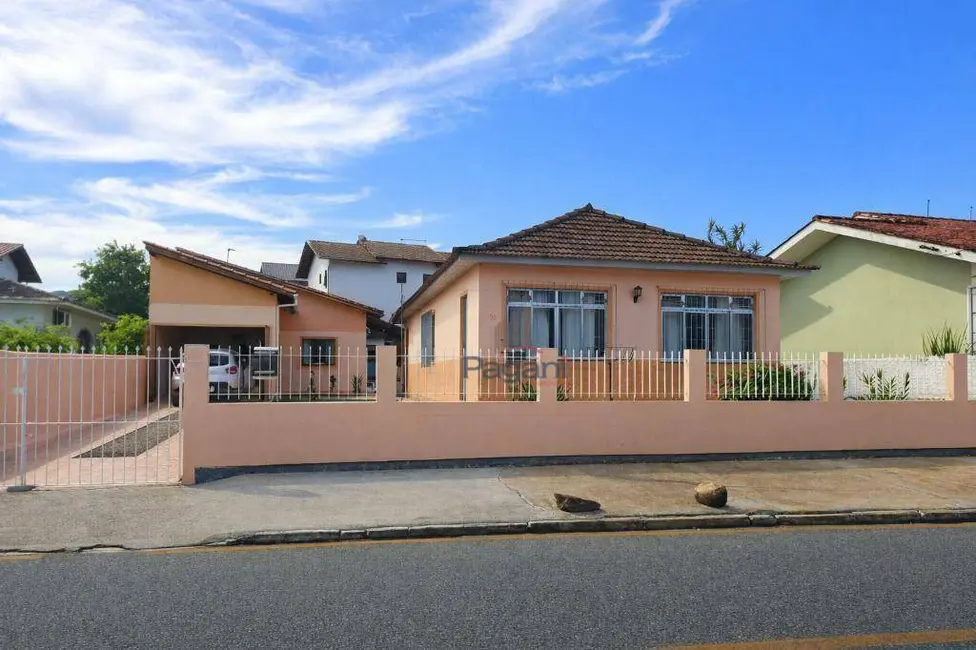 Foto 1 de Casa com 5 quartos à venda, 510m2 em Passa Vinte, Palhoca - SC