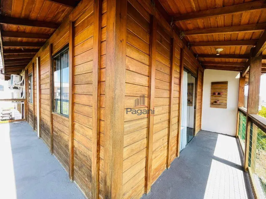 Foto 7 de Casa com 3 quartos para alugar, 220m2 em Passa Vinte, Palhoca - SC