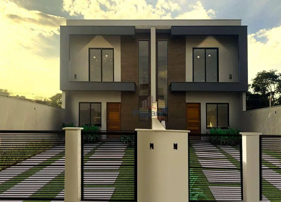 Foto 1 de Sobrado com 2 quartos à venda, 100m2 em Caminho Novo, Palhoca - SC