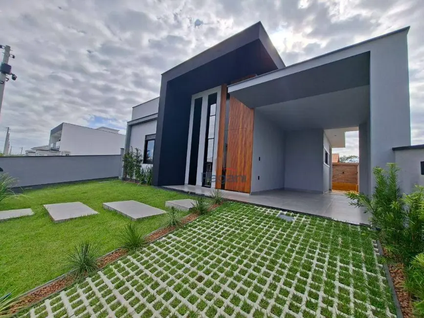 Foto 1 de Casa com 3 quartos à venda, 200m2 em Aririú, Palhoca - SC