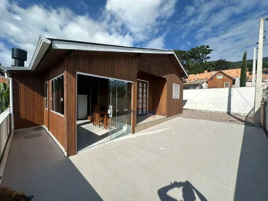 Foto 2 de Casa com 3 quartos à venda, 175m2 em Praia de Fora, Palhoca - SC