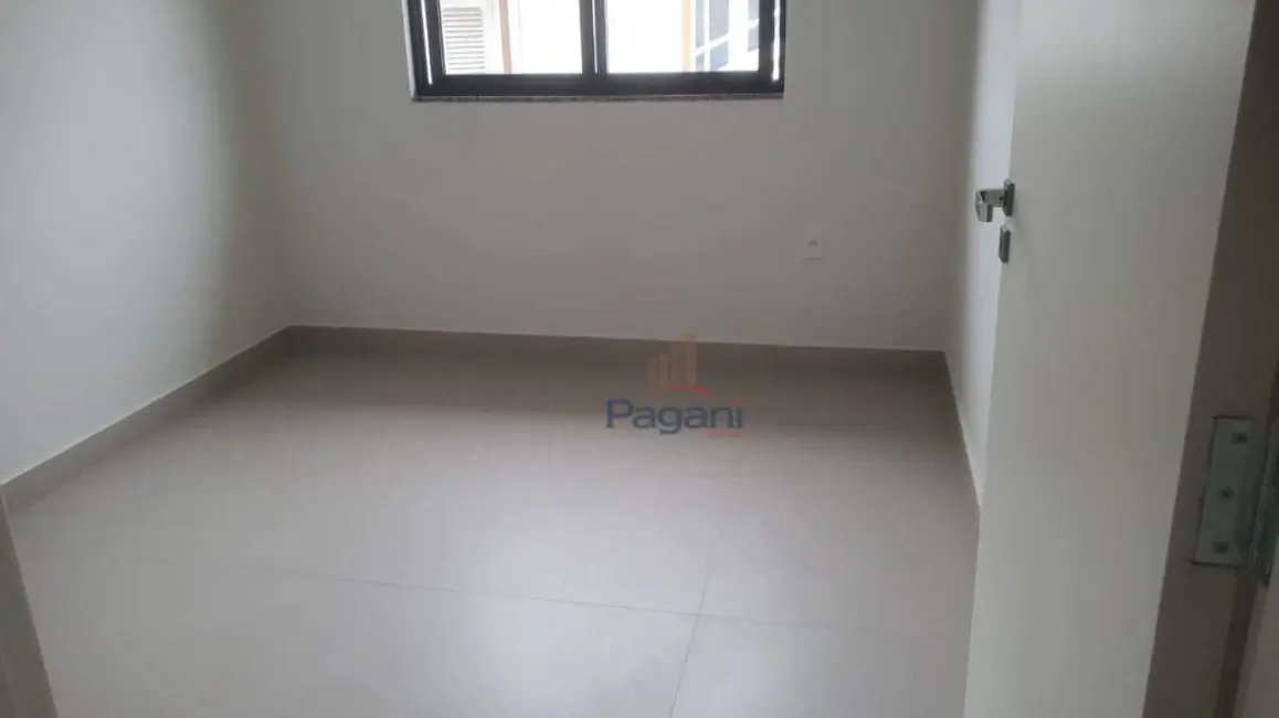 Foto 9 de Sobrado com 3 quartos à venda, 180m2 em Caminho Novo, Palhoca - SC