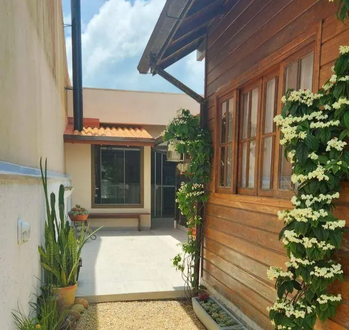 Foto 3 de Casa com 4 quartos à venda, 290m2 em Palhoca - SC