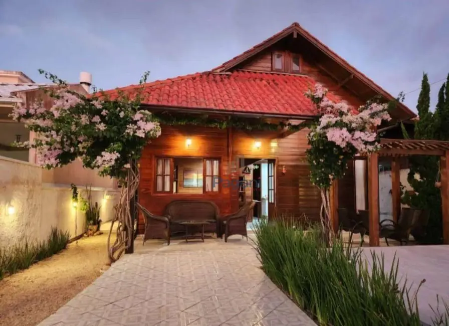 Foto 1 de Casa com 4 quartos à venda, 290m2 em Palhoca - SC