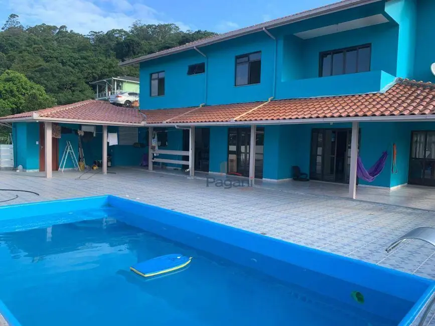 Foto 2 de Casa com 3 quartos à venda, 750m2 em Córrego Grande, Florianopolis - SC