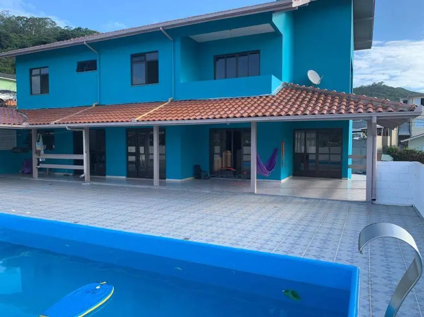 Foto 1 de Casa com 3 quartos à venda, 750m2 em Córrego Grande, Florianopolis - SC