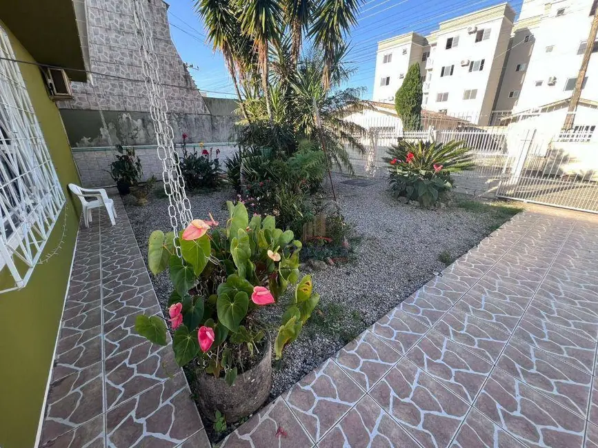 Foto 3 de Casa com 3 quartos à venda, 370m2 em Guarda do Cubatão, Palhoca - SC