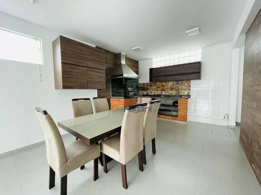 Foto 6 de Casa com 2 quartos para alugar, 100m2 em São Sebastião, Palhoca - SC