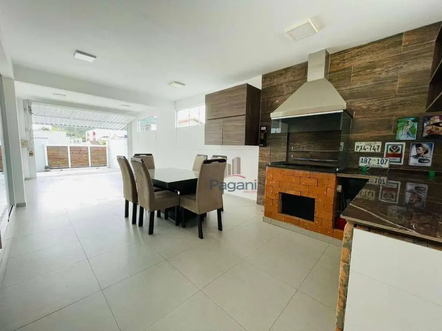 Foto 7 de Casa com 2 quartos para alugar, 100m2 em São Sebastião, Palhoca - SC