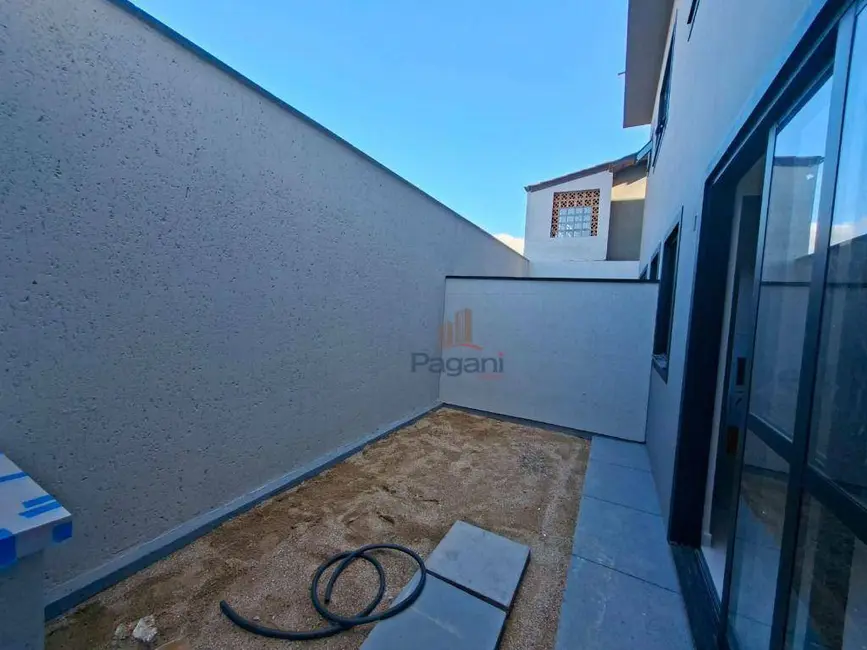 Sobrado com 2 quartos à venda, 100m2 em São Sebastião, Palhoca - SC - imagem 5 Foto 5 de Sobrado com 2 quartos à venda, 100m2 em São Sebastião, Palhoca - SC