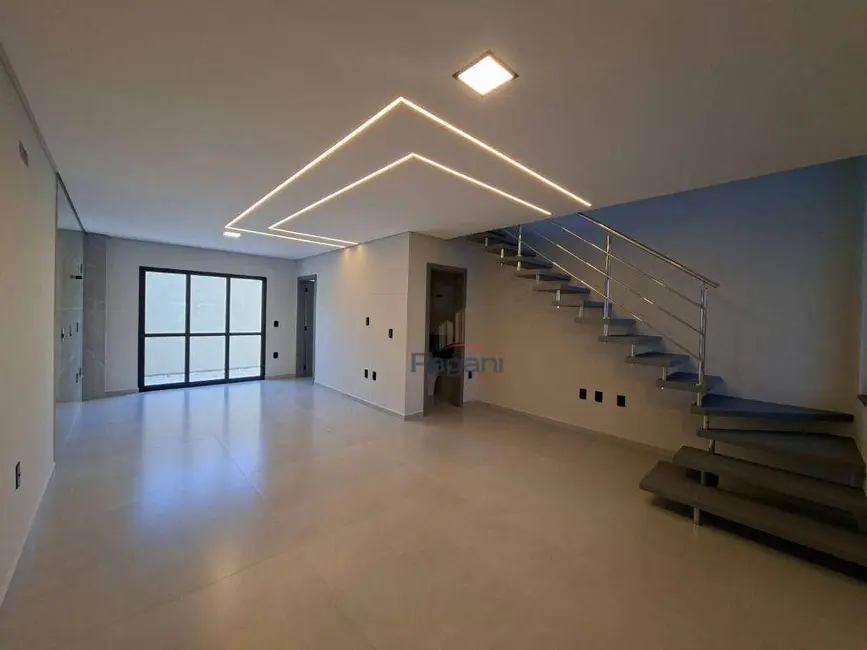 Foto 3 de Sobrado com 2 quartos à venda, 100m2 em São Sebastião, Palhoca - SC