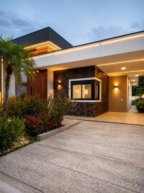Foto 1 de Casa com 3 quartos à venda, 377m2 em Centro, Palhoca - SC