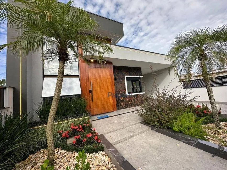 Foto 2 de Casa com 3 quartos à venda, 377m2 em Centro, Palhoca - SC