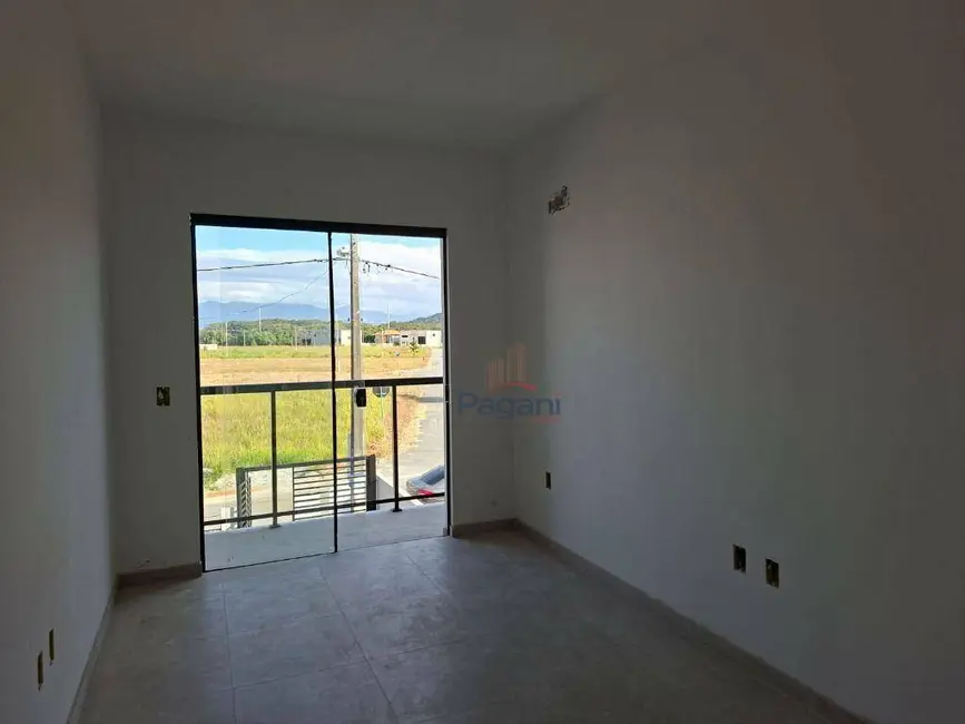 Foto 9 de Sobrado com 2 quartos à venda, 110m2 em Sertão do Maruim, Sao Jose - SC