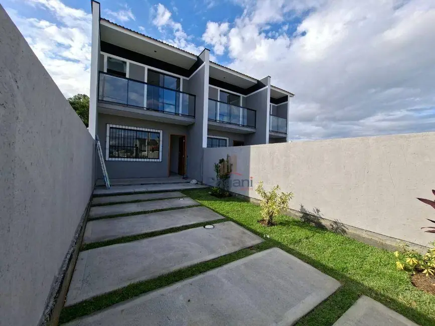 Foto 2 de Sobrado com 2 quartos à venda, 110m2 em Sertão do Maruim, Sao Jose - SC
