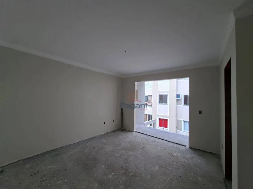 Foto 9 de Sobrado com 2 quartos à venda, 130m2 em Sertão do Maruim, Sao Jose - SC
