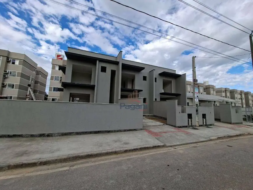 Foto 1 de Sobrado com 2 quartos à venda, 130m2 em Sertão do Maruim, Sao Jose - SC