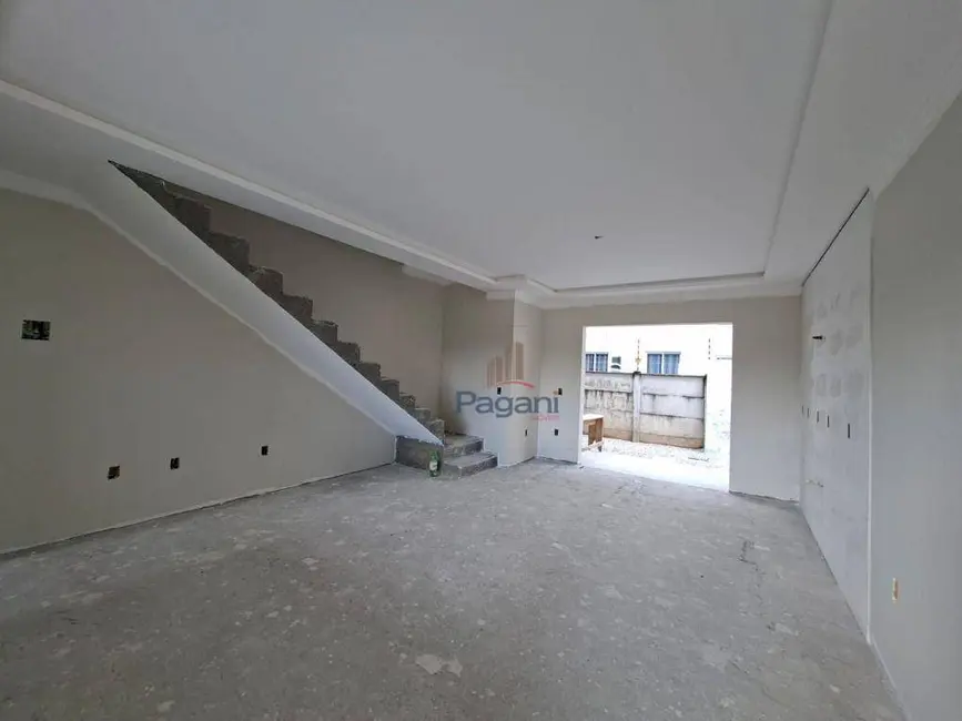Foto 5 de Sobrado com 2 quartos à venda, 130m2 em Sertão do Maruim, Sao Jose - SC