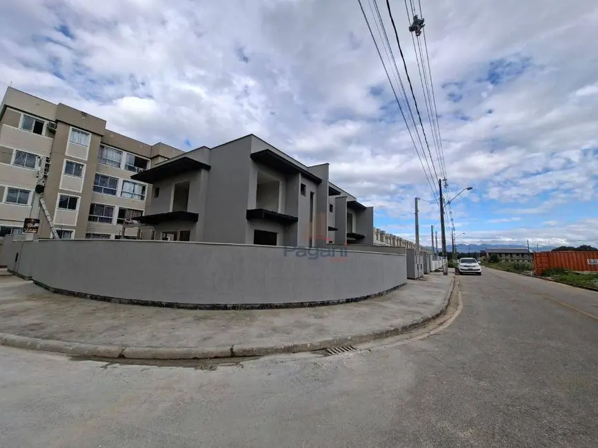 Foto 2 de Sobrado com 3 quartos à venda, 200m2 em Sertão do Maruim, Sao Jose - SC