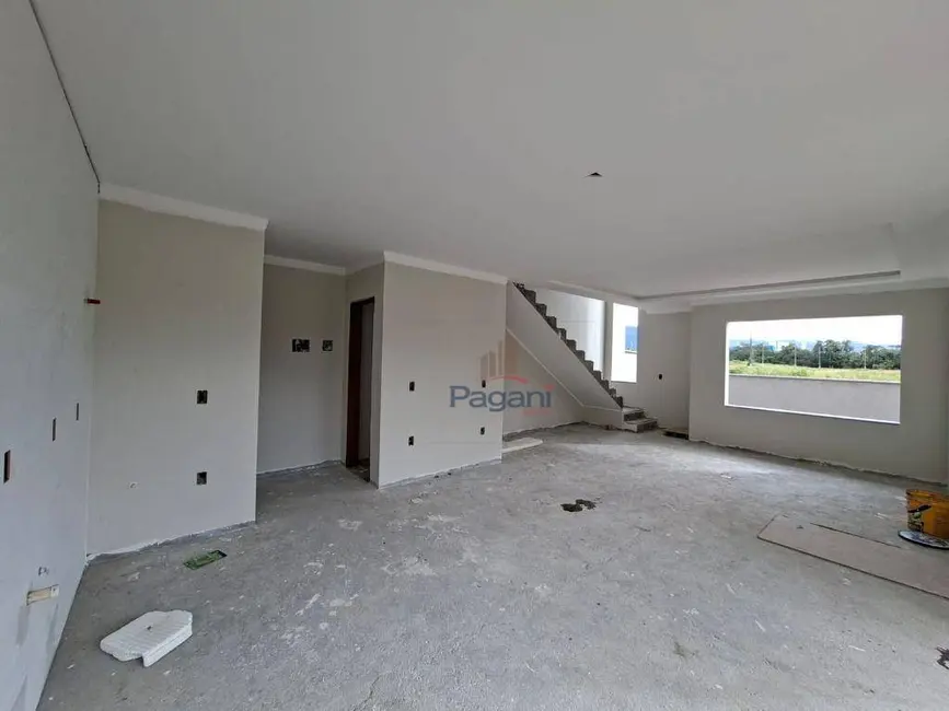 Foto 4 de Sobrado com 3 quartos à venda, 200m2 em Sertão do Maruim, Sao Jose - SC