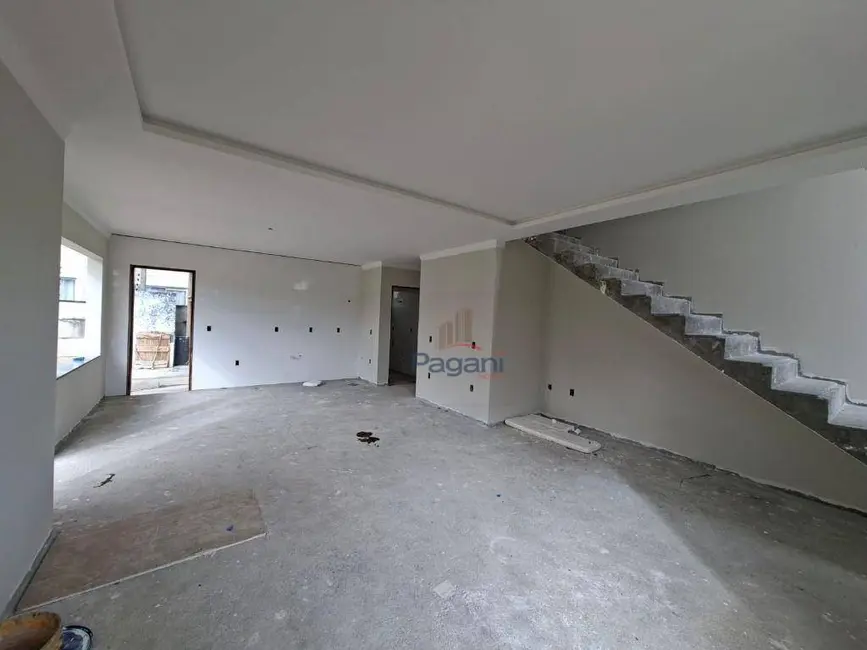 Foto 5 de Sobrado com 3 quartos à venda, 200m2 em Sertão do Maruim, Sao Jose - SC