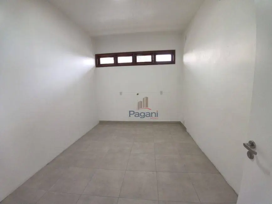 Foto 5 de Sala Comercial para alugar, 100m2 em Ponta de Baixo, Sao Jose - SC