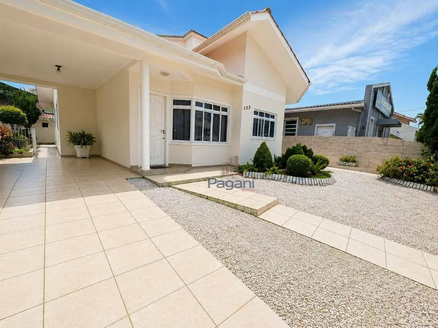 Foto 1 de Casa com 2 quartos à venda, 300m2 em Centro, Palhoca - SC