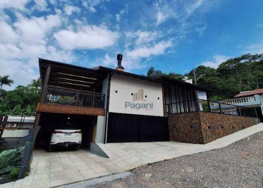 Foto 1 de Casa com 3 quartos à venda, 493m2 em Praia de Fora, Palhoca - SC
