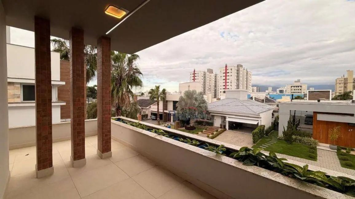 Foto 2 de Casa com 3 quartos à venda, 405m2 em Palhoca - SC