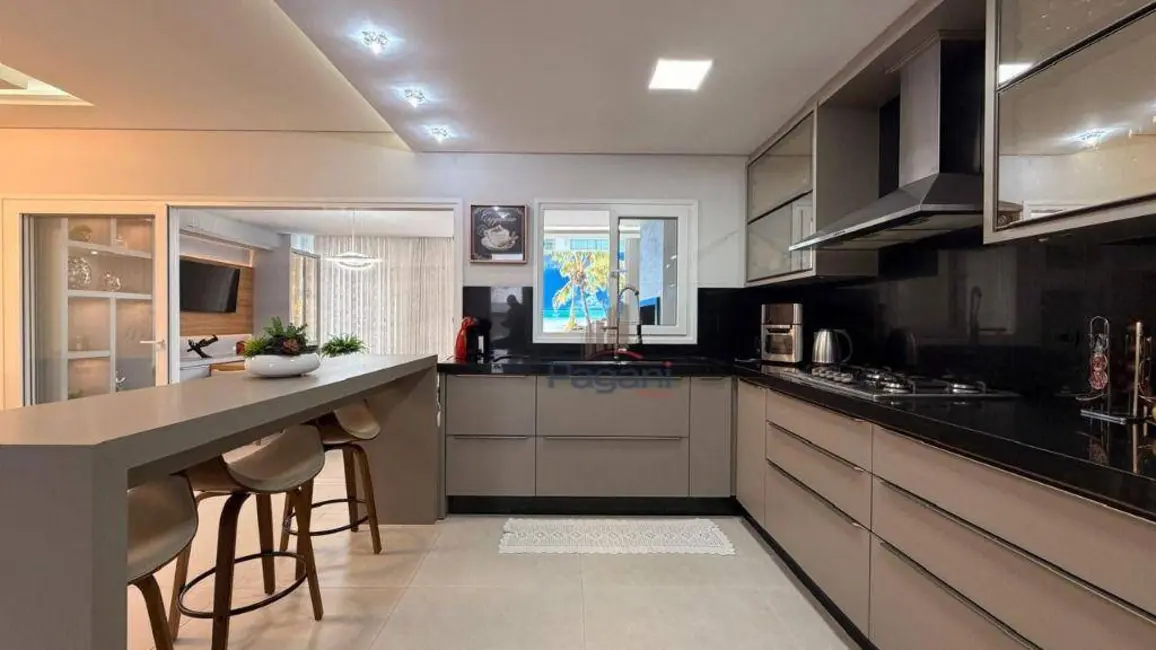 Foto 7 de Casa com 3 quartos à venda, 405m2 em Palhoca - SC