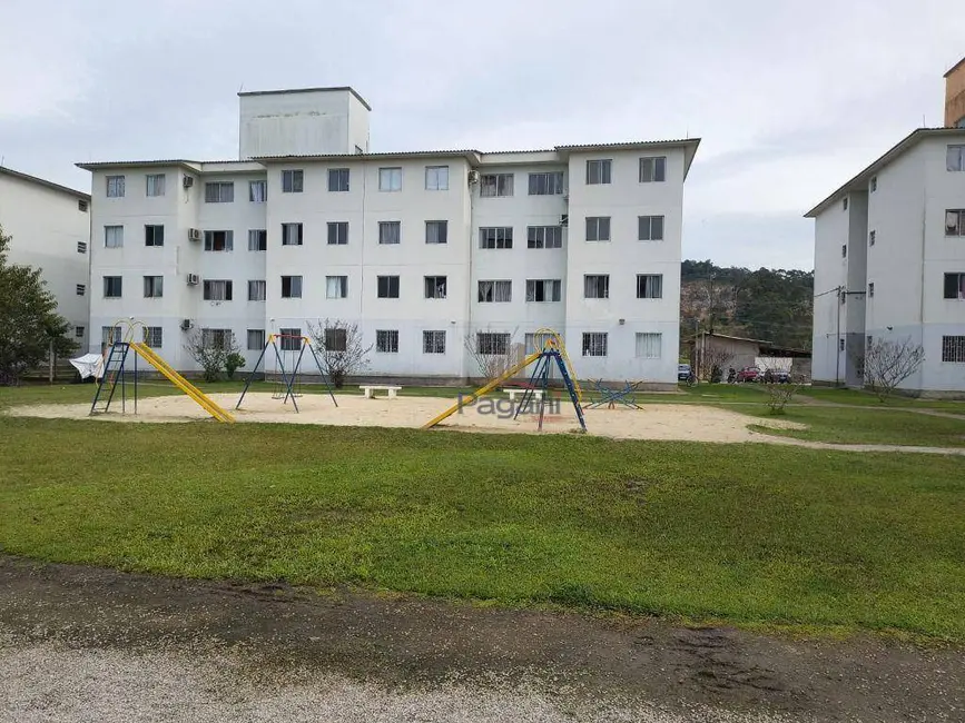 Foto 2 de Apartamento com 2 quartos para alugar, 47m2 em Guarda do Cubatão, Palhoca - SC