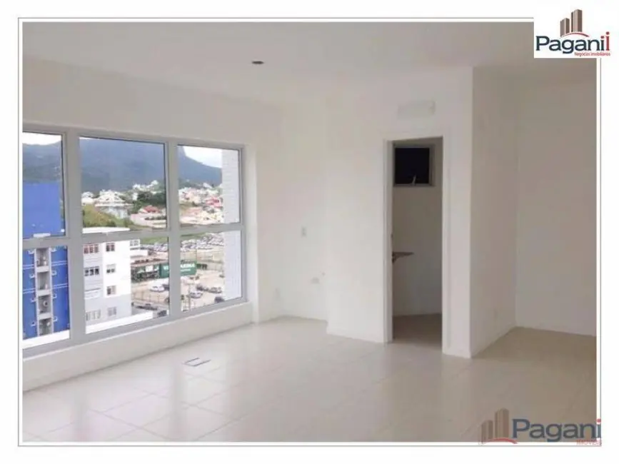 Foto 1 de Sala Comercial à venda, 32m2 em Pagani, Palhoca - SC