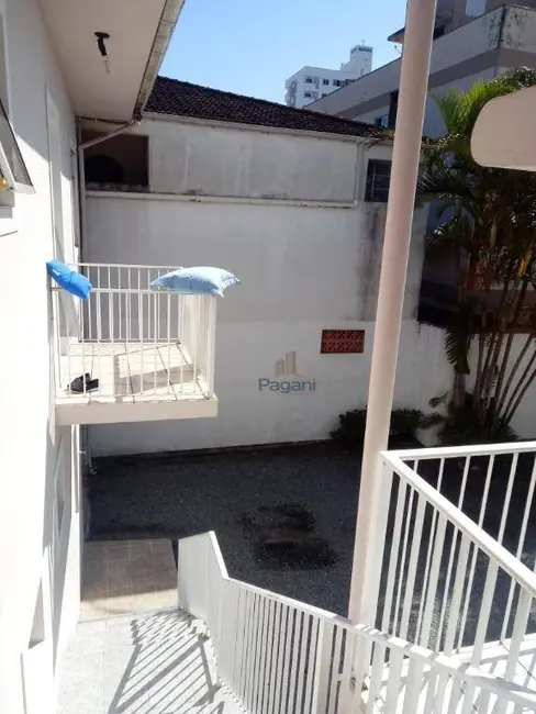 Casa com 3 quartos à venda, 640m2 em Centro, Palhoca - SC - imagem 5 Foto 5 de Casa com 3 quartos à venda, 640m2 em Centro, Palhoca - SC