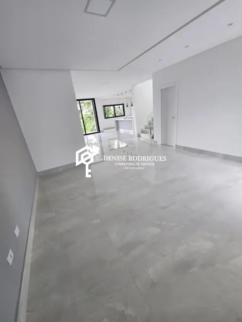 Casa de Condomínio com 4 quartos à venda, 300m2 em Aruja - SP - imagem 9 Foto 9 de Casa de Condomínio com 4 quartos à venda, 300m2 em Aruja - SP