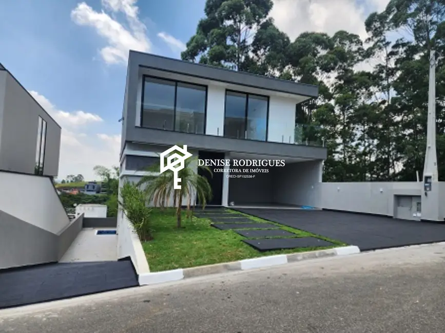 Casa de Condomínio com 4 quartos à venda, 300m2 em Aruja - SP - imagem 5 Foto 5 de Casa de Condomínio com 4 quartos à venda, 300m2 em Aruja - SP