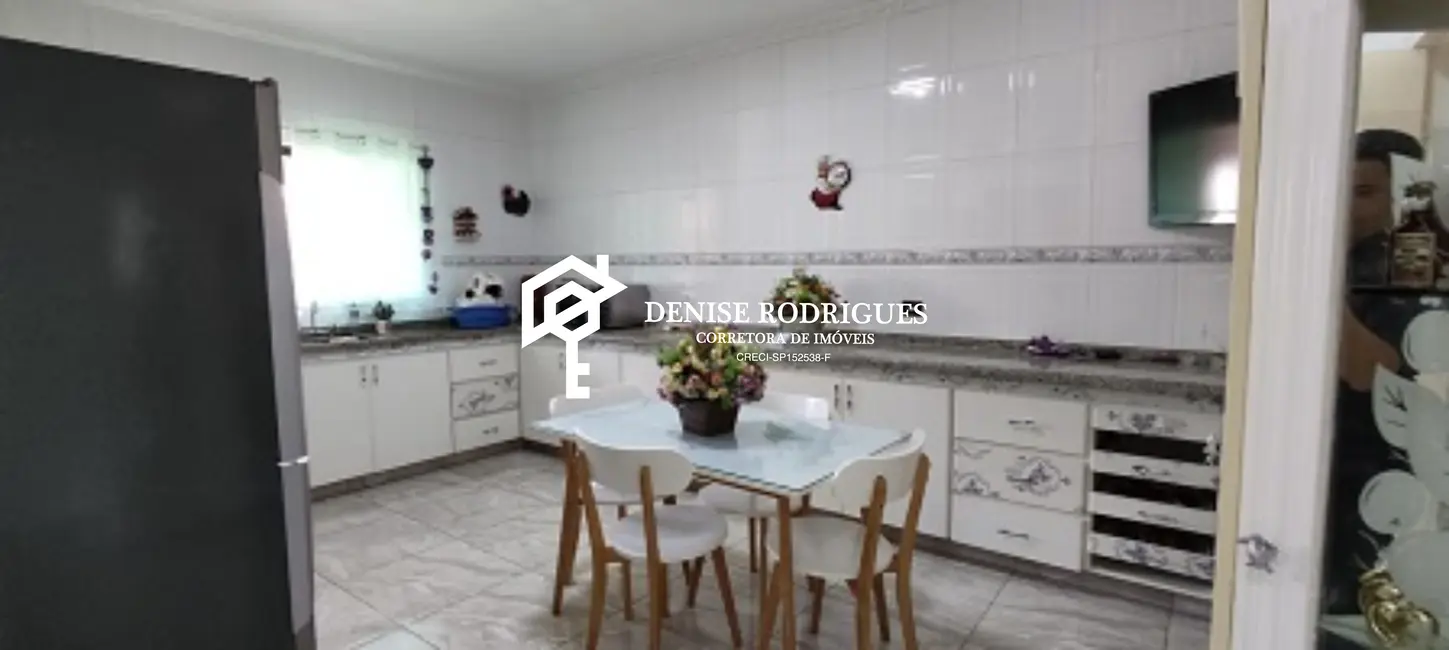 Foto 9 de Casa de Condomínio com 3 quartos à venda, 400m2 em Aruja - SP