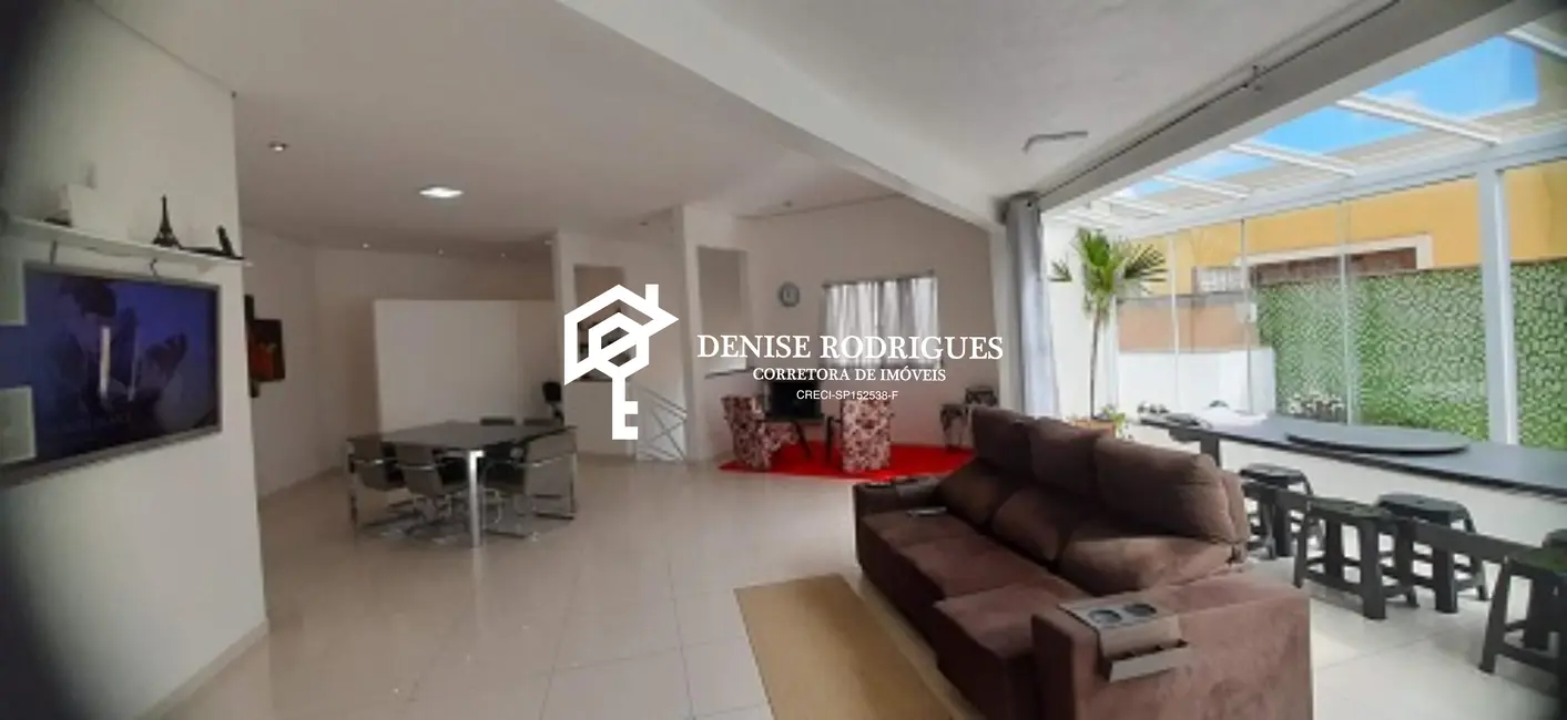 Foto 1 de Casa de Condomínio com 5 quartos à venda, 200m2 em Aruja - SP