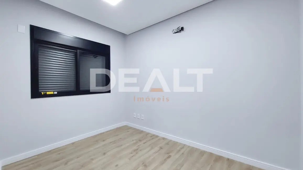 Sobrado com 4 quartos à venda, 282m2 em Hortolandia - SP - imagem 9 Foto 9 de Sobrado com 4 quartos à venda, 282m2 em Hortolandia - SP