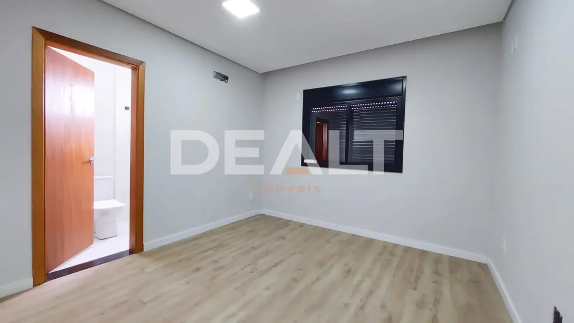 Sobrado com 4 quartos à venda, 282m2 em Hortolandia - SP - imagem 5 Foto 5 de Sobrado com 4 quartos à venda, 282m2 em Hortolandia - SP