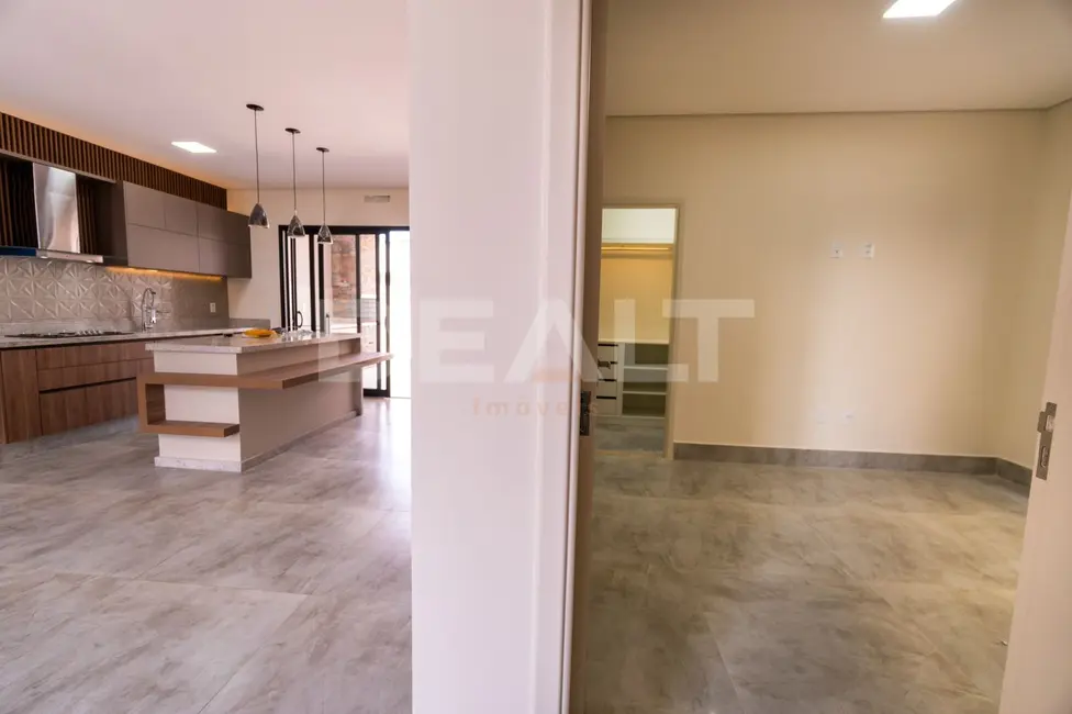 Sobrado com 4 quartos à venda, 250m2 em Paulinia - SP - imagem 7 Foto 7 de Sobrado com 4 quartos à venda, 250m2 em Paulinia - SP